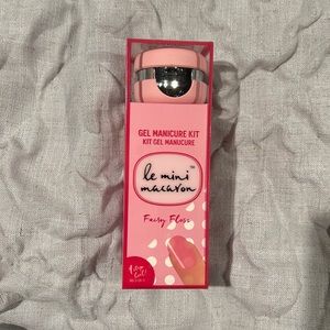 Le Mini Macaron Gel Manicure Kit